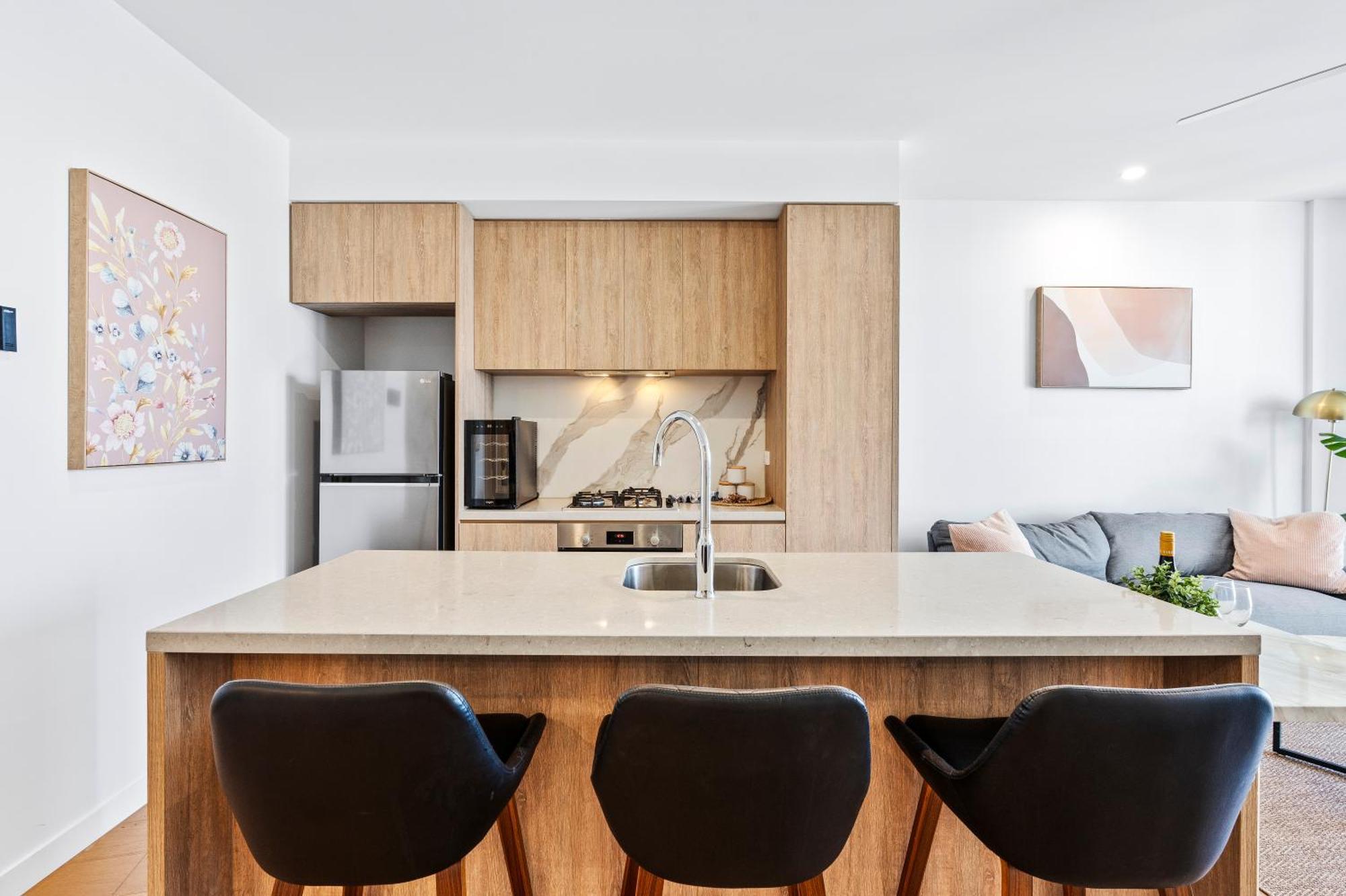Apartment 2 Bedroom 1 Bathroom Private At Casino - Paid Parking Only