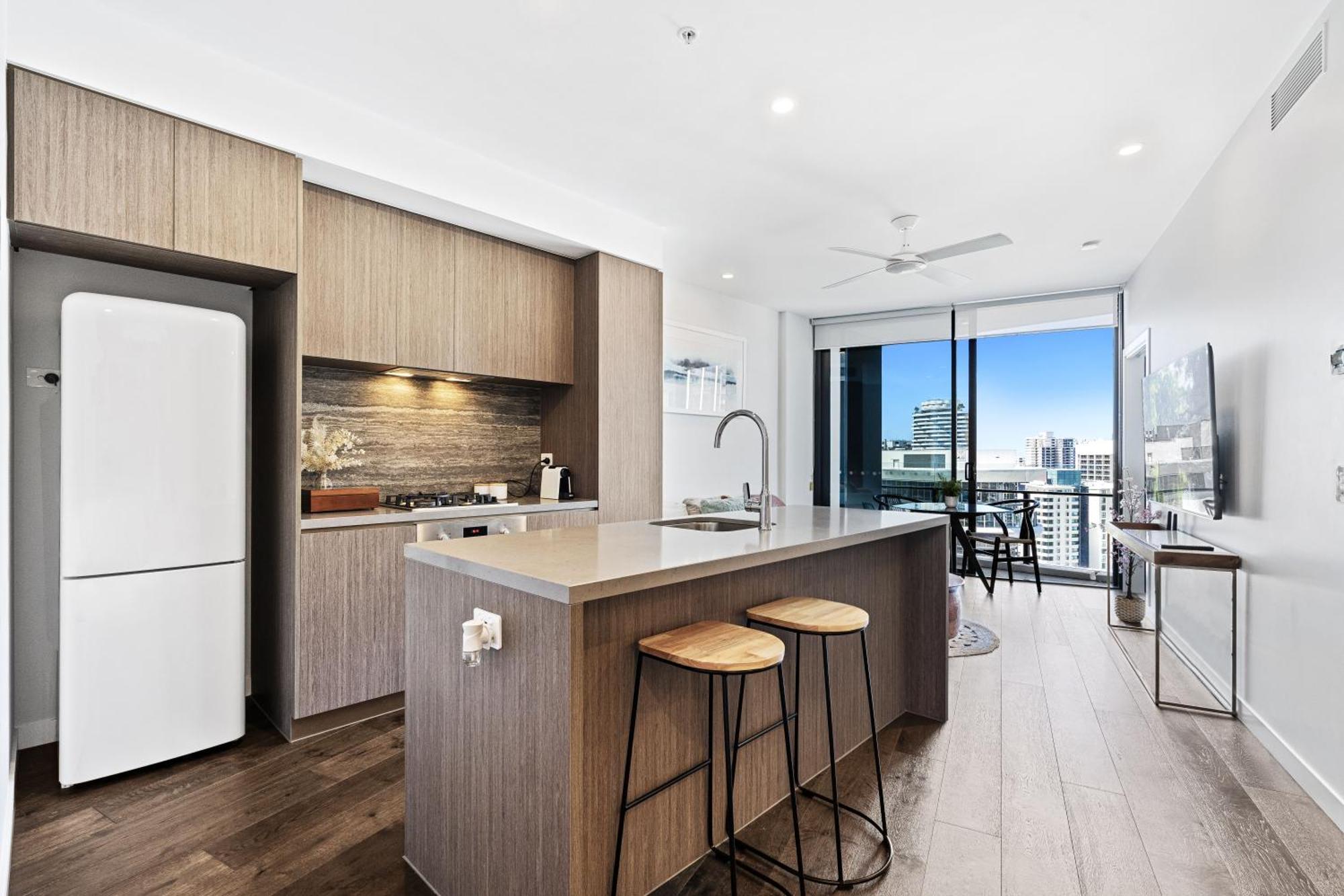 Apartment 2 Bedroom 1 Bathroom Private At Casino - Paid Parking Only