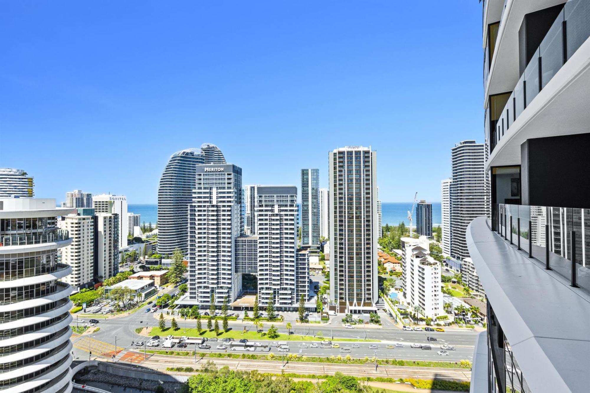 2 Bedroom 1 Bathroom Private At Casino - Paid Parking Only Apartment *
