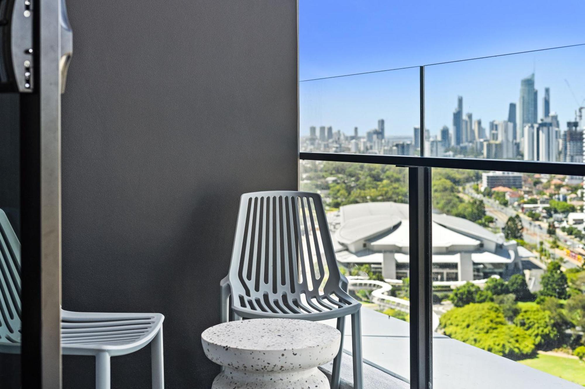 Apartment 2 Bedroom 1 Bathroom Private At Casino - Paid Parking Only Gold Coast